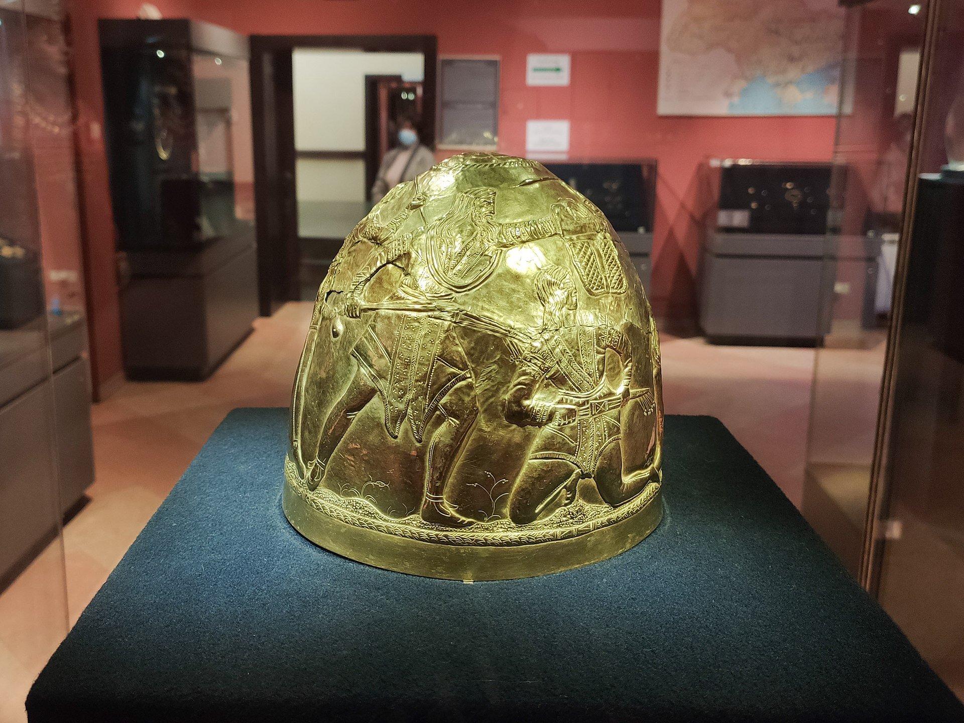 Scythian golden helmet. Photo by the Ukrainian Museum of Cultural Valuables. 