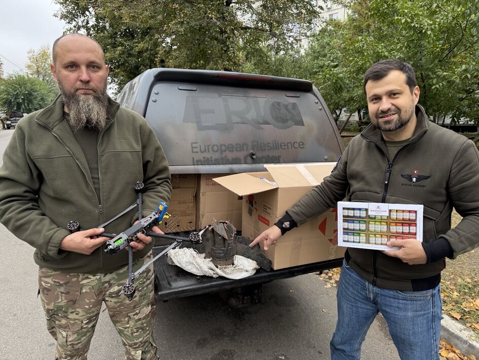 A soldier from the 3rd Tank Brigade got drones and presented ERIC with a part of a Russian shell which has nearly killed him